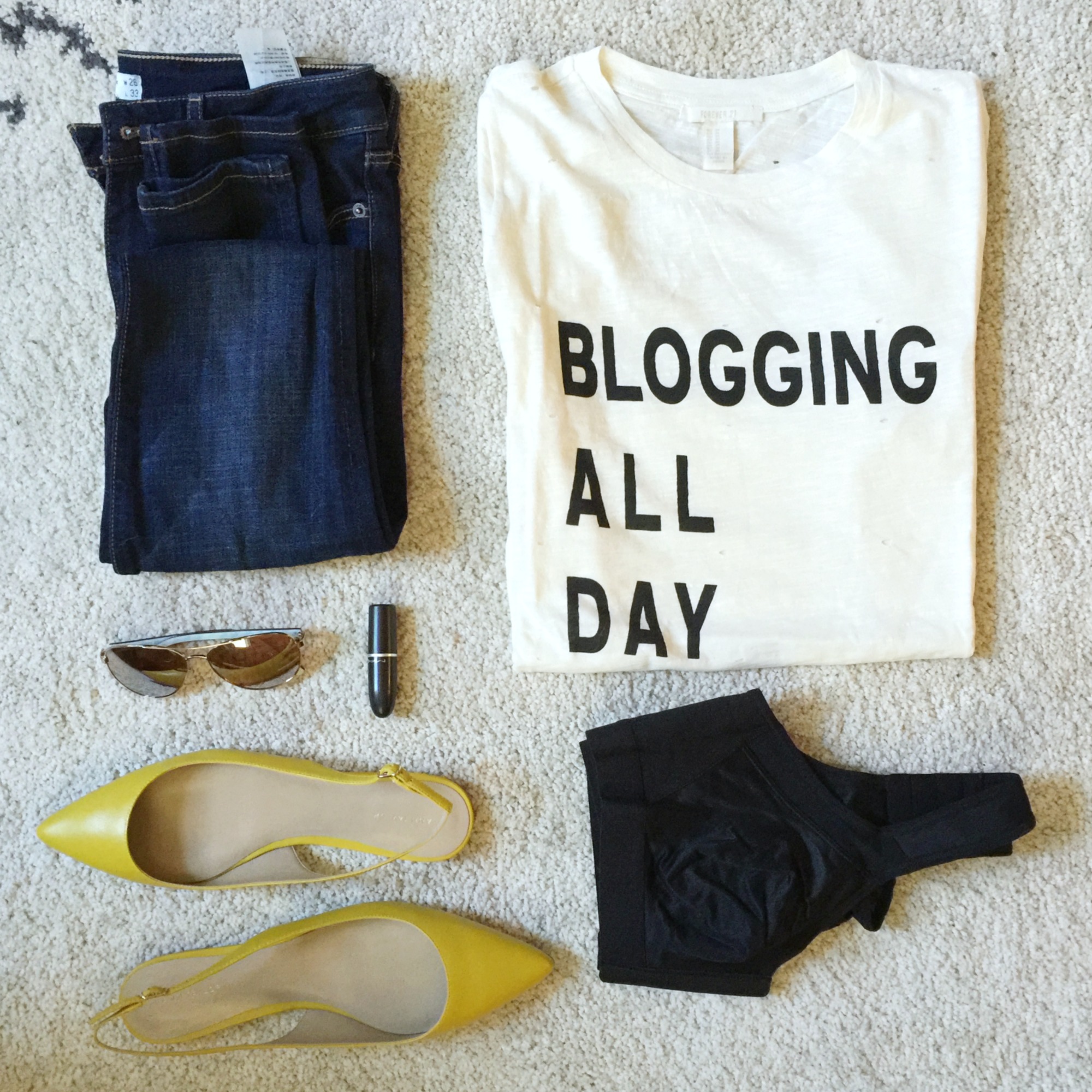 blogger-flat-lay