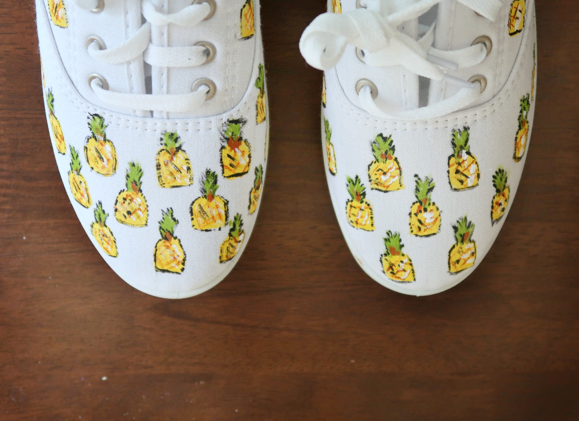 Yellow Painted Pineapple Canvas Shoes